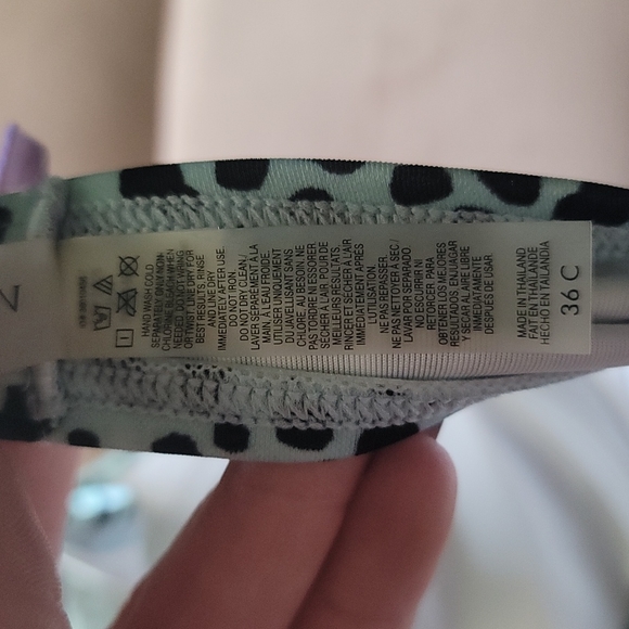 Victoria's Secret 36C (large) mint leopard bikini top - Picture 7 of 9